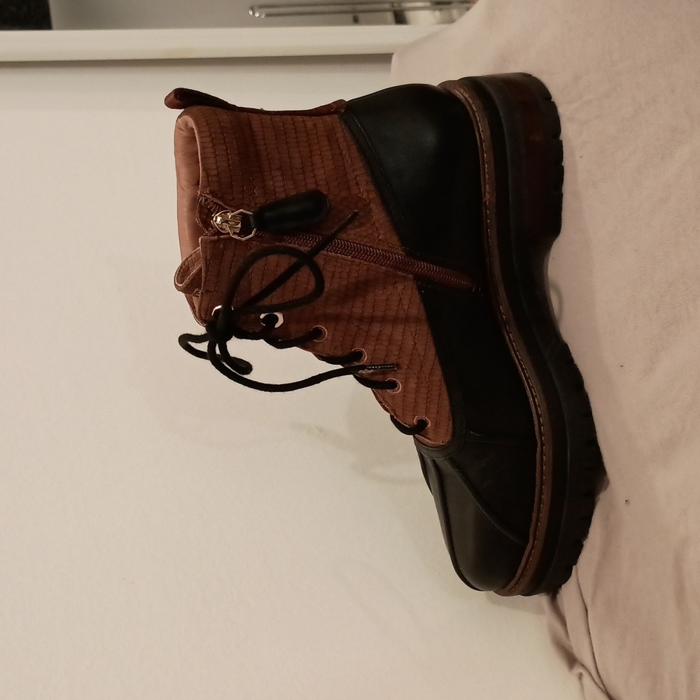 LOUISE ET CIE Sarni Duck Boot, Brown/Camel, Sz 8.5 NEW